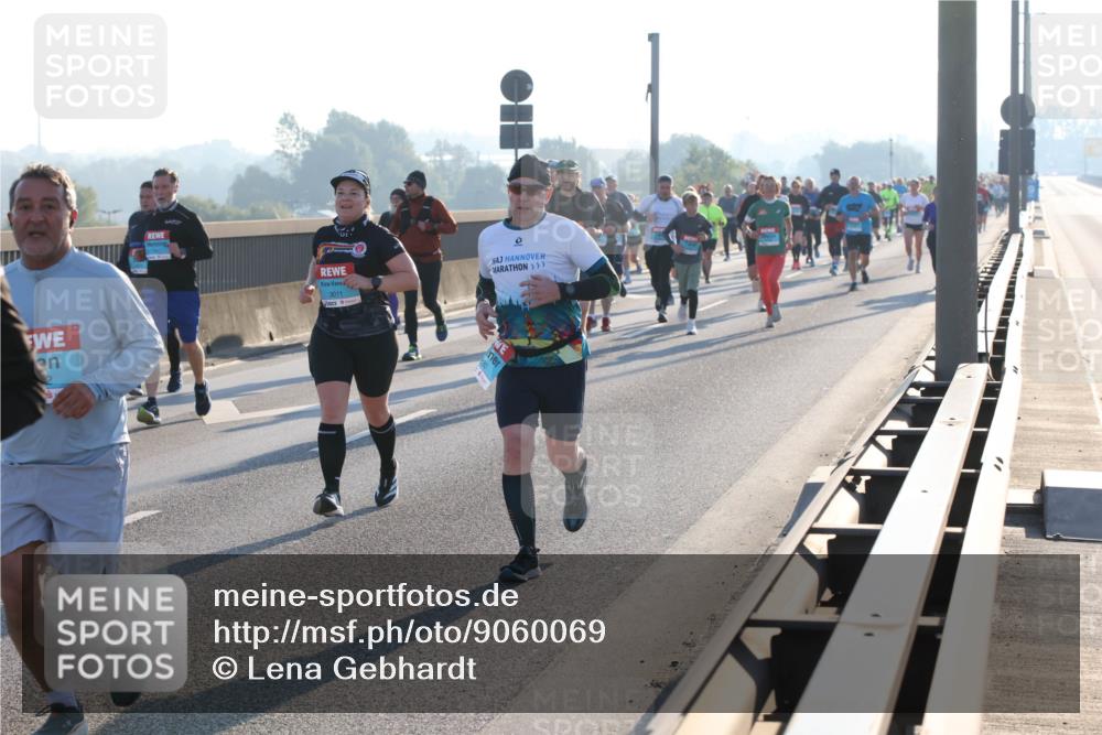 03.10.2025 - Köhlbrandbrückenlauf Lena Gebhardt http://msf.ph/oto/9060069 03.10.2025 09:19:06 Position 1 3011 meine-sportfotos.de