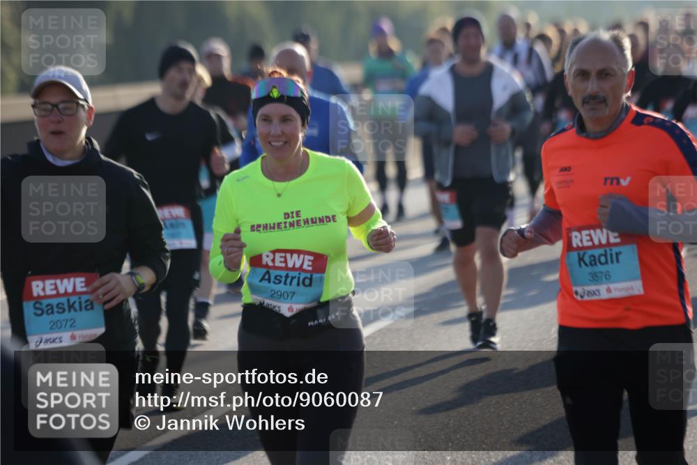 03.10.2025 - Köhlbrandbrückenlauf Jannik Wohlers http://msf.ph/oto/9060087 03.10.2025 09:22:30 Position 3 2072, 2907, 055, 3576 meine-sportfotos.de