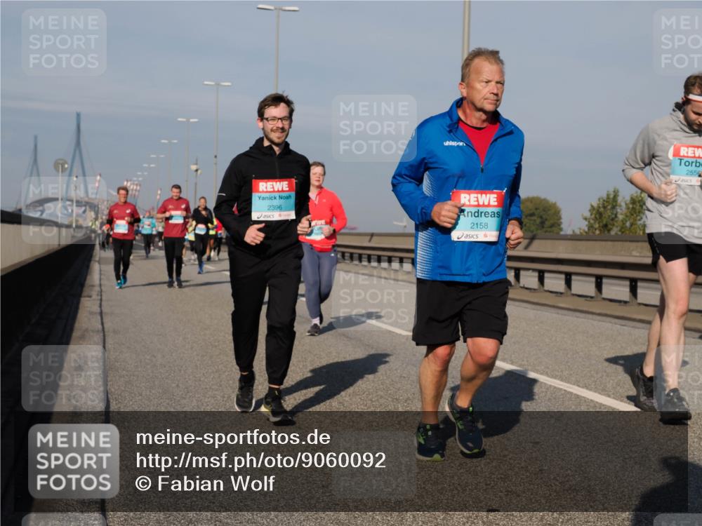 03.10.2025 - Köhlbrandbrückenlauf Fabian Wolf http://msf.ph/oto/9060092 03.10.2025 10:05:06 Position 3 2396, 2158, 2556 meine-sportfotos.de