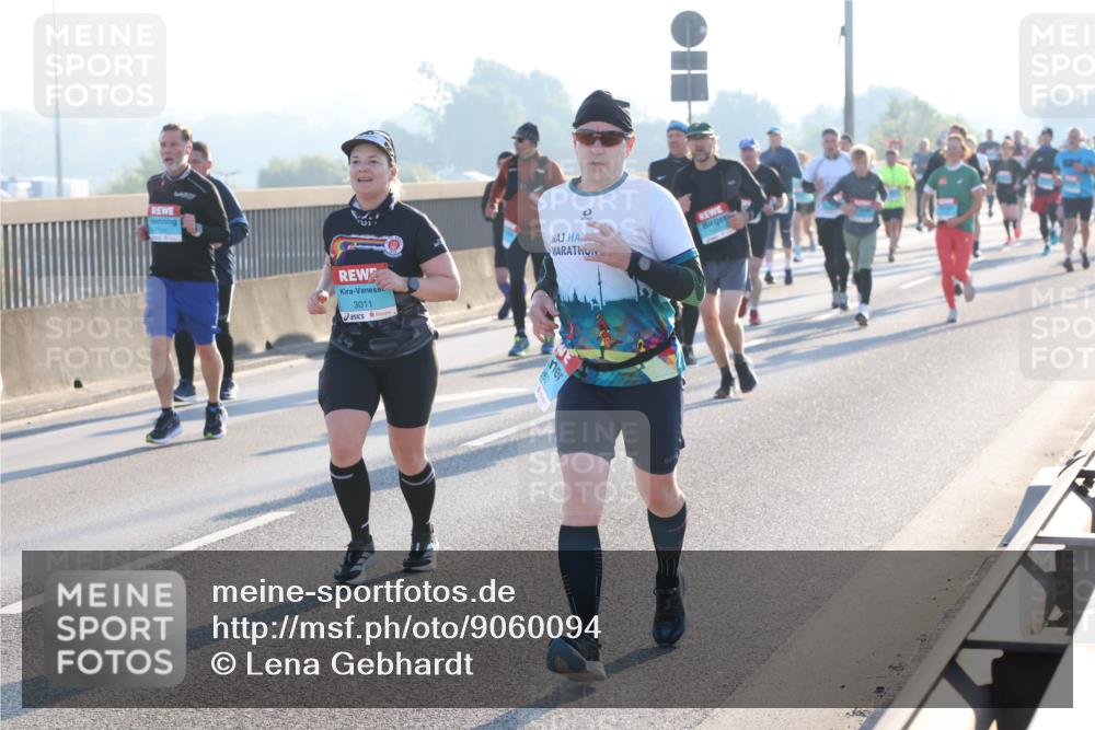 03.10.2025 - Köhlbrandbrückenlauf Lena Gebhardt http://msf.ph/oto/9060094 03.10.2025 09:19:07 Position 1 3011 meine-sportfotos.de