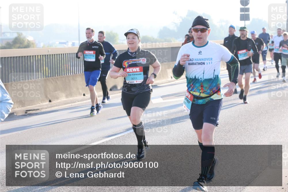 03.10.2025 - Köhlbrandbrückenlauf Lena Gebhardt http://msf.ph/oto/9060100 03.10.2025 09:19:07 Position 1 3011, 280 meine-sportfotos.de