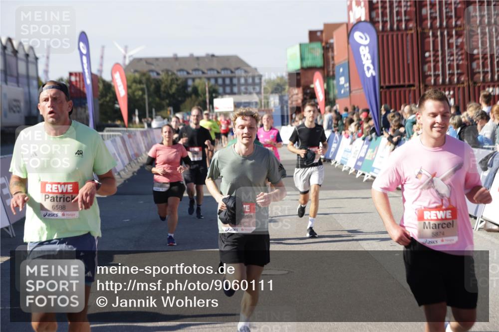 03.10.2025 - Köhlbrandbrückenlauf Jannik Wohlers http://msf.ph/oto/9060111 03.10.2025 13:12:41 Ziel 4048, 4391, 4392, 4527, 4609, 4700, 4855, 4858, 4864, 4873, 4975, 5874, 5916, 6466, 6588 meine-sportfotos.de