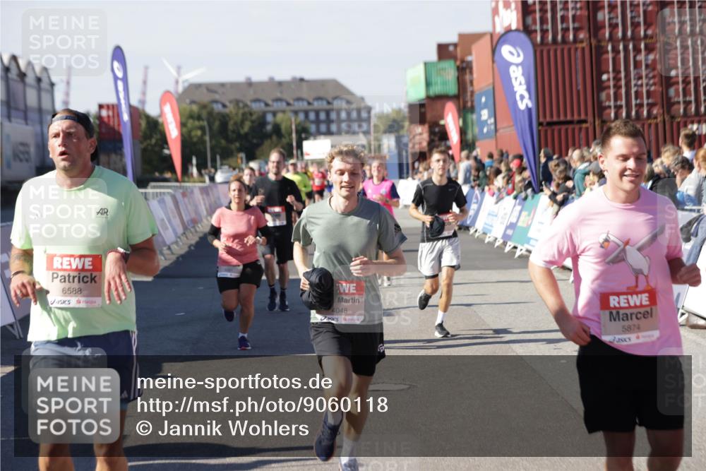 03.10.2025 - Köhlbrandbrückenlauf Jannik Wohlers http://msf.ph/oto/9060118 03.10.2025 13:12:41 Ziel 4048, 4391, 4392, 4527, 4609, 4700, 4855, 4858, 4864, 4873, 4975, 5874, 5916, 6466, 6588 meine-sportfotos.de