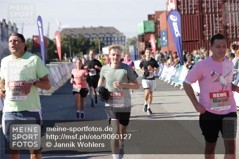 03.10.2025 - Köhlbrandbrückenlauf Jannik Wohlers http://msf.ph/oto/9060127 03.10.2025 13:12:41 Ziel 4048, 4391, 4392, 4527, 4609, 4700, 4855, 4858, 4864, 4873, 4975, 5874, 5916, 6466, 6588 meine-sportfotos.de