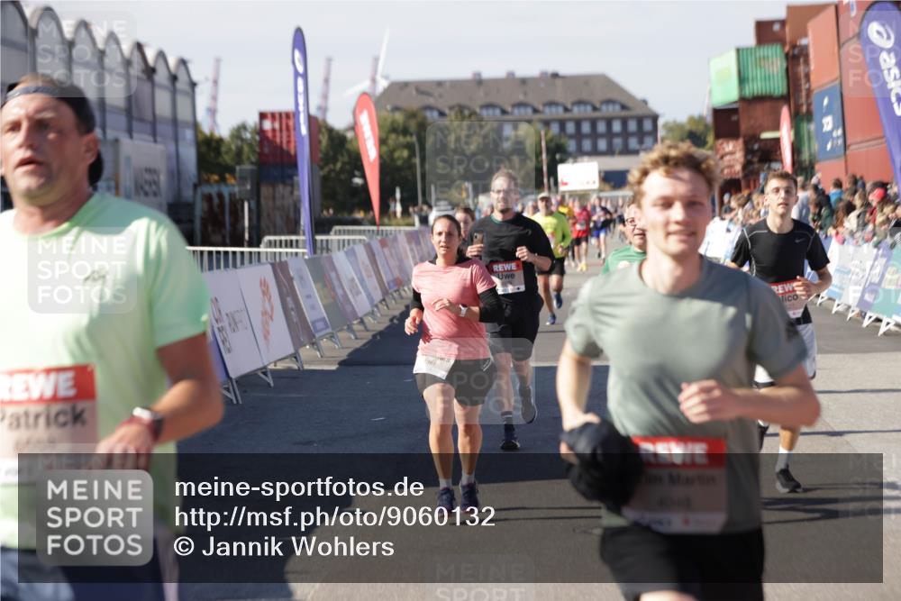 03.10.2025 - Köhlbrandbrückenlauf Jannik Wohlers http://msf.ph/oto/9060132 03.10.2025 13:12:42 Ziel 4048, 4391, 4392, 4527, 4609, 4855, 4858, 4864, 4873, 4975, 5874, 5916, 6466, 6588 meine-sportfotos.de