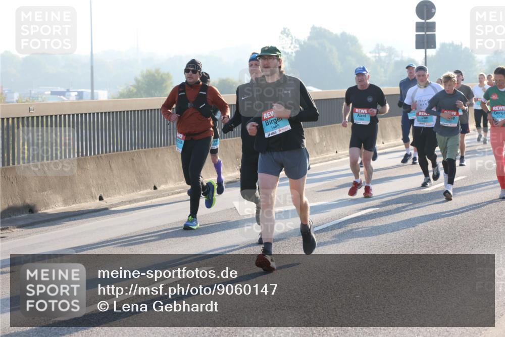 03.10.2025 - Köhlbrandbrückenlauf Lena Gebhardt http://msf.ph/oto/9060147 03.10.2025 09:19:09 Position 1 1489, 3709, 1369 meine-sportfotos.de
