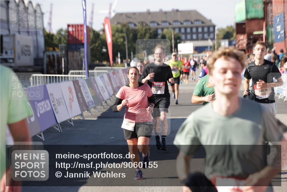 03.10.2025 - Köhlbrandbrückenlauf Jannik Wohlers http://msf.ph/oto/9060155 03.10.2025 13:12:42 Ziel 4048, 4391, 4392, 4527, 4609, 4855, 4858, 4864, 4873, 4975, 5874, 5916, 6466, 6588 meine-sportfotos.de