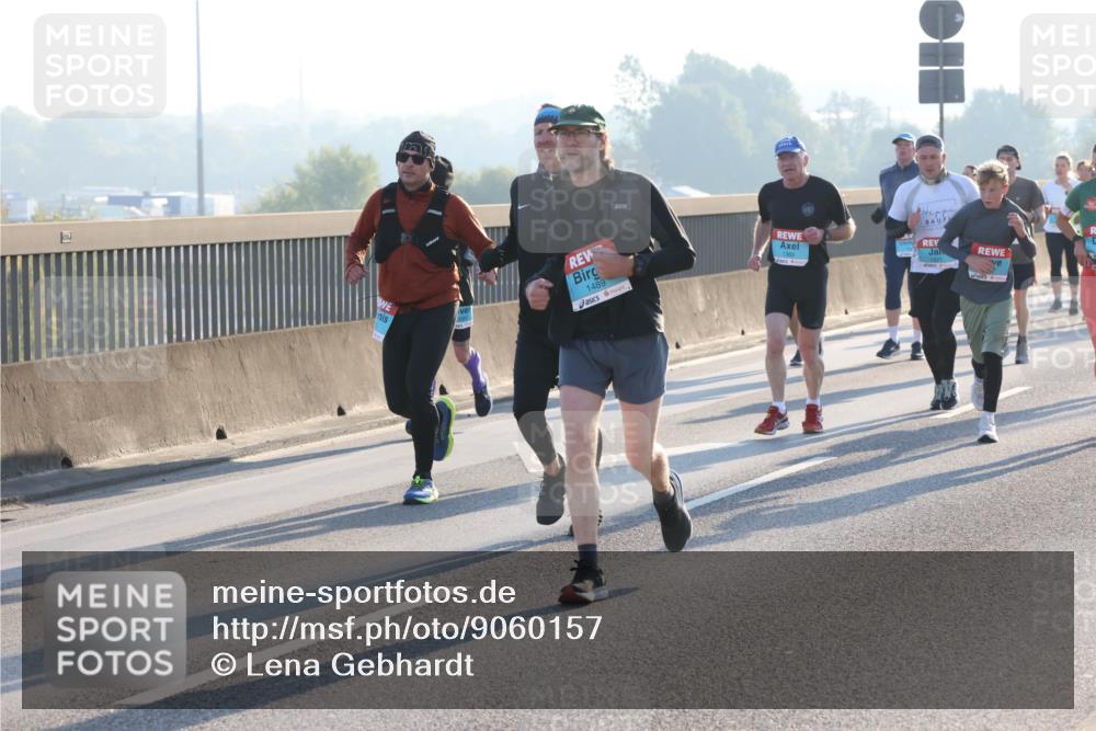 03.10.2025 - Köhlbrandbrückenlauf Lena Gebhardt http://msf.ph/oto/9060157 03.10.2025 09:19:09 Position 1 1489 meine-sportfotos.de