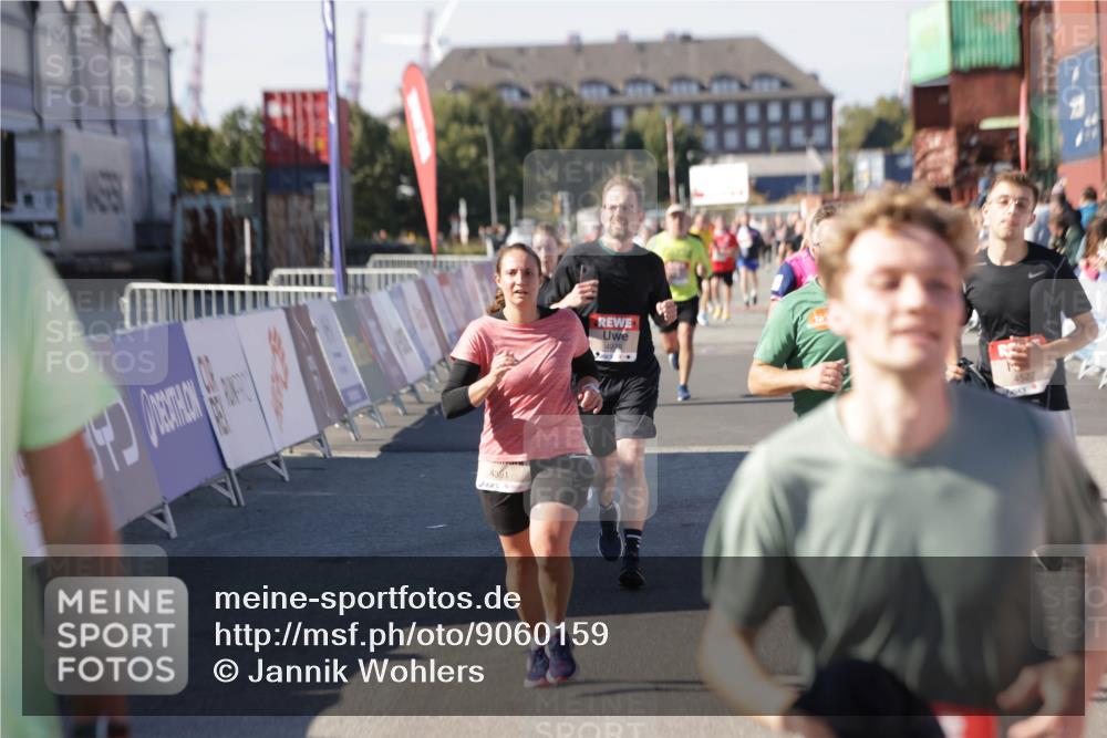 03.10.2025 - Köhlbrandbrückenlauf Jannik Wohlers http://msf.ph/oto/9060159 03.10.2025 13:12:42 Ziel 4048, 4391, 4392, 4527, 4609, 4855, 4858, 4864, 4873, 4975, 5874, 5916, 6466, 6588 meine-sportfotos.de