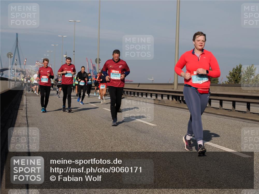 03.10.2025 - Köhlbrandbrückenlauf Fabian Wolf http://msf.ph/oto/9060171 03.10.2025 10:05:08 Position 3 2408, 1433 meine-sportfotos.de