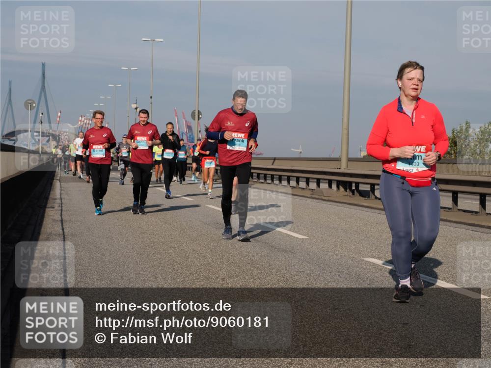 03.10.2025 - Köhlbrandbrückenlauf Fabian Wolf http://msf.ph/oto/9060181 03.10.2025 10:05:08 Position 3 408, 1433 meine-sportfotos.de