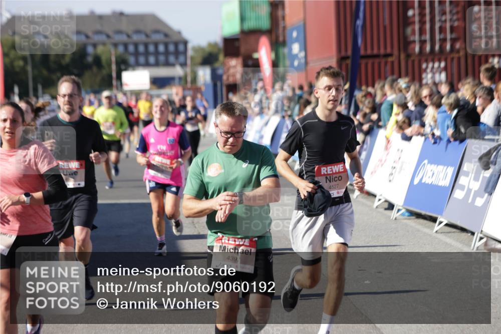 03.10.2025 - Köhlbrandbrückenlauf Jannik Wohlers http://msf.ph/oto/9060192 03.10.2025 13:12:43 Ziel 4048, 4391, 4392, 4527, 4609, 4855, 4858, 4864, 4873, 4975, 5874, 5916, 6466, 6588 meine-sportfotos.de