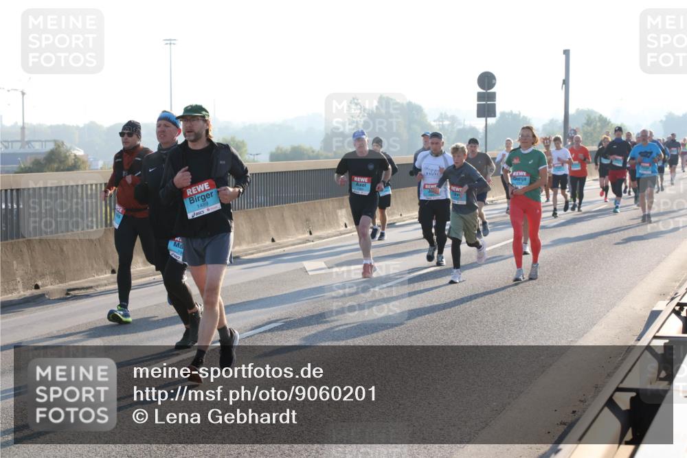 03.10.2025 - Köhlbrandbrückenlauf Lena Gebhardt http://msf.ph/oto/9060201 03.10.2025 09:19:10 Position 1 1489 meine-sportfotos.de
