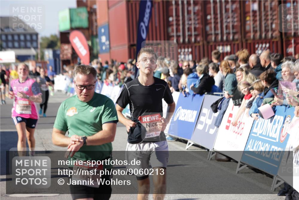 03.10.2025 - Köhlbrandbrückenlauf Jannik Wohlers http://msf.ph/oto/9060213 03.10.2025 13:12:44 Ziel 4048, 4391, 4392, 4527, 4609, 4855, 4858, 4864, 4873, 4975, 5874, 5916, 6466, 6588 meine-sportfotos.de