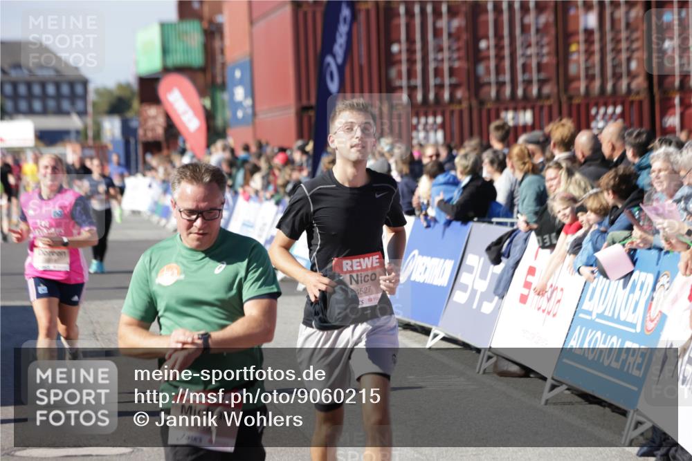 03.10.2025 - Köhlbrandbrückenlauf Jannik Wohlers http://msf.ph/oto/9060215 03.10.2025 13:12:44 Ziel 4048, 4391, 4392, 4527, 4609, 4855, 4858, 4864, 4873, 4975, 5874, 5916, 6466, 6588 meine-sportfotos.de