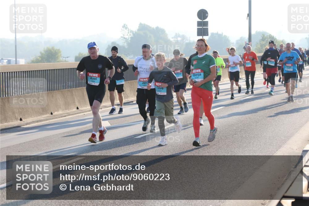 03.10.2025 - Köhlbrandbrückenlauf Lena Gebhardt http://msf.ph/oto/9060223 03.10.2025 09:19:11 Position 1 1369, 1491, 3707, 3709 meine-sportfotos.de