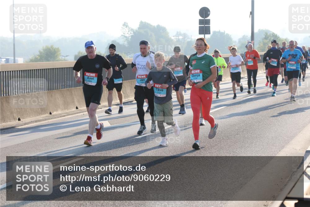 03.10.2025 - Köhlbrandbrückenlauf Lena Gebhardt http://msf.ph/oto/9060229 03.10.2025 09:19:11 Position 1 1369, 1491, 3707, 3709 meine-sportfotos.de
