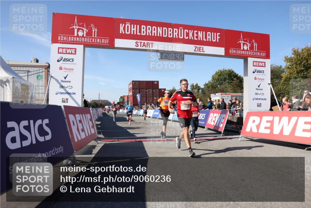 03.10.2025 - Köhlbrandbrückenlauf Lena Gebhardt http://msf.ph/oto/9060236 03.10.2025 13:10:42 Ziel 4081, 4386, 4412, 4488, 4514, 5229, 5383, 5410, 5738, 5753, 5889, 6177, 6269, 6273, 6779 meine-sportfotos.de