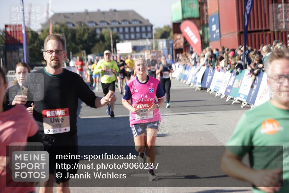 03.10.2025 - Köhlbrandbrückenlauf Jannik Wohlers http://msf.ph/oto/9060237 03.10.2025 13:12:45 Ziel 4048, 4391, 4392, 4527, 4609, 4855, 4858, 4864, 4873, 4975, 5874, 5916, 6466, 6588, 6791 meine-sportfotos.de