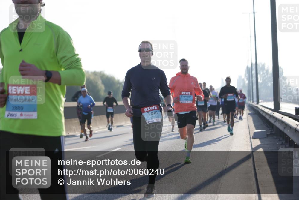 03.10.2025 - Köhlbrandbrückenlauf Jannik Wohlers http://msf.ph/oto/9060240 03.10.2025 09:14:43 Position 3 2889, 1054, 1292 meine-sportfotos.de