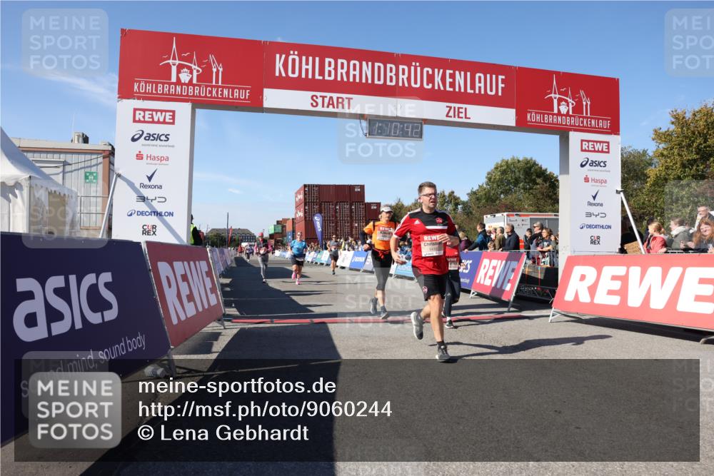 03.10.2025 - Köhlbrandbrückenlauf Lena Gebhardt http://msf.ph/oto/9060244 03.10.2025 13:10:42 Ziel 4081, 4386, 4412, 4488, 4514, 5229, 5383, 5410, 5738, 5753, 5889, 6177, 6269, 6273, 6779 meine-sportfotos.de