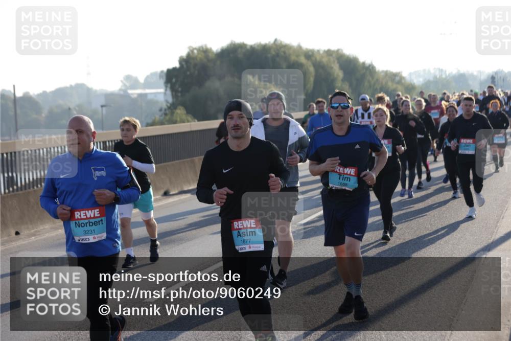 03.10.2025 - Köhlbrandbrückenlauf Jannik Wohlers http://msf.ph/oto/9060249 03.10.2025 09:22:34 Position 3 3231, 1, 1877, 1655 meine-sportfotos.de