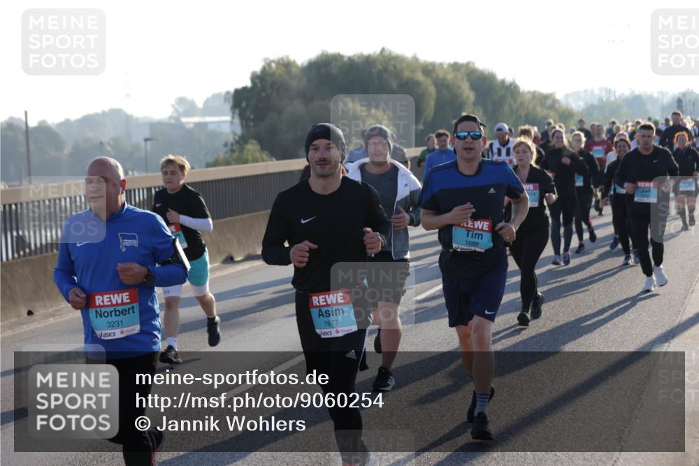 03.10.2025 - Köhlbrandbrückenlauf Jannik Wohlers http://msf.ph/oto/9060254 03.10.2025 09:22:34 Position 3 3231, 1877, 1655 meine-sportfotos.de