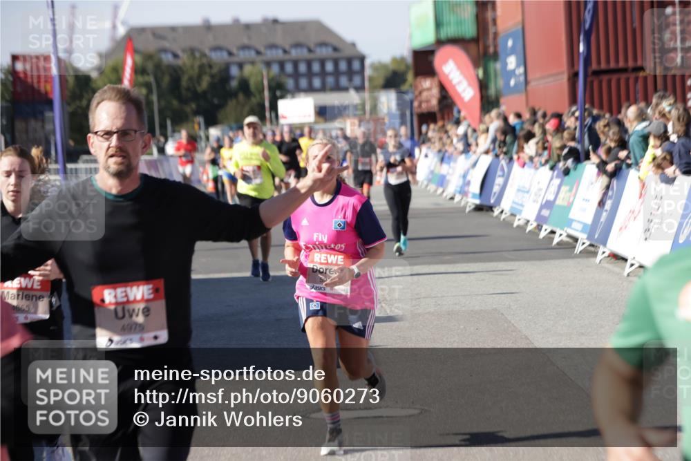 03.10.2025 - Köhlbrandbrückenlauf Jannik Wohlers http://msf.ph/oto/9060273 03.10.2025 13:12:45 Ziel 4048, 4391, 4392, 4527, 4609, 4855, 4858, 4864, 4873, 4975, 5874, 5916, 6466, 6588, 6791 meine-sportfotos.de