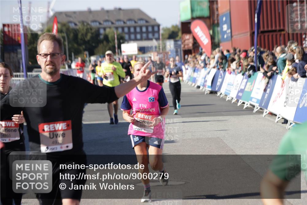 03.10.2025 - Köhlbrandbrückenlauf Jannik Wohlers http://msf.ph/oto/9060279 03.10.2025 13:12:45 Ziel 4048, 4391, 4392, 4527, 4609, 4855, 4858, 4864, 4873, 4975, 5874, 5916, 6466, 6588, 6791 meine-sportfotos.de
