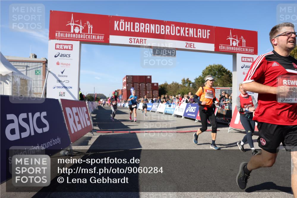 03.10.2025 - Köhlbrandbrückenlauf Lena Gebhardt http://msf.ph/oto/9060284 03.10.2025 13:10:43 Ziel 4081, 4386, 4412, 4488, 4514, 5229, 5383, 5410, 5738, 5753, 5889, 6177, 6269, 6273, 6779 meine-sportfotos.de