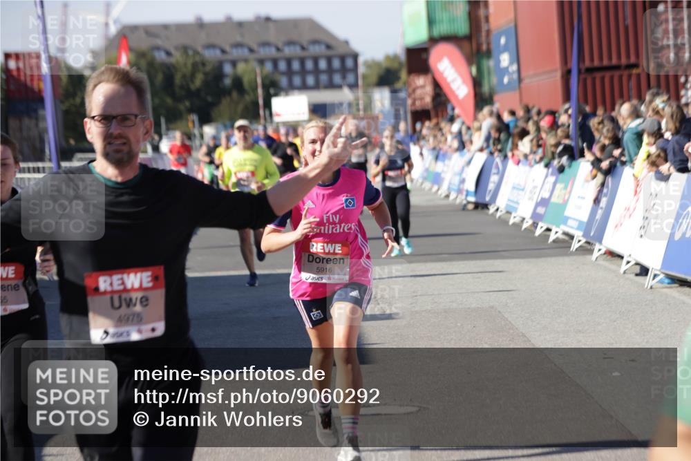 03.10.2025 - Köhlbrandbrückenlauf Jannik Wohlers http://msf.ph/oto/9060292 03.10.2025 13:12:45 Ziel 4048, 4391, 4392, 4527, 4609, 4855, 4858, 4864, 4873, 4975, 5874, 5916, 6466, 6588, 6791 meine-sportfotos.de