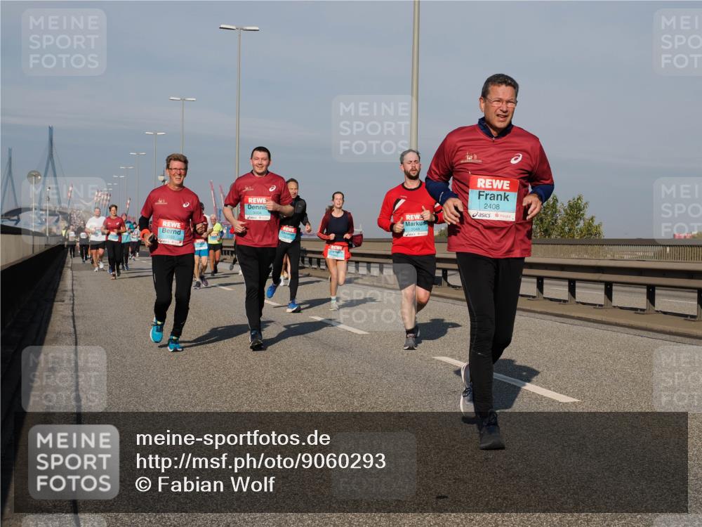 03.10.2025 - Köhlbrandbrückenlauf Fabian Wolf http://msf.ph/oto/9060293 03.10.2025 10:05:10 Position 3 3004, 2049, 2408 meine-sportfotos.de