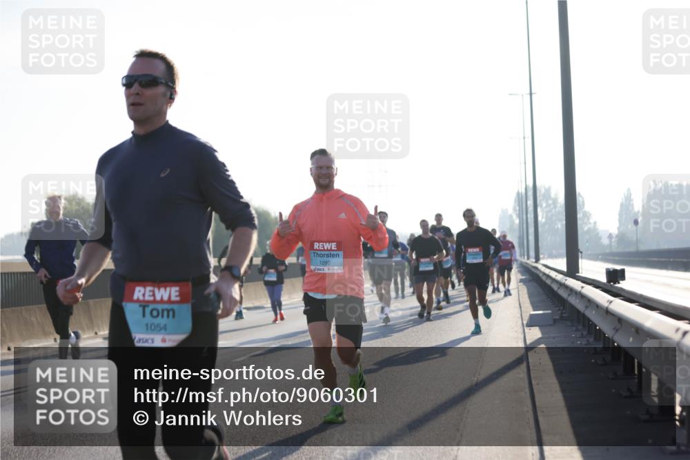 03.10.2025 - Köhlbrandbrückenlauf Jannik Wohlers http://msf.ph/oto/9060301 03.10.2025 09:14:44 Position 3 1054, 1292 meine-sportfotos.de