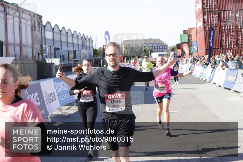 03.10.2025 - Köhlbrandbrückenlauf Jannik Wohlers http://msf.ph/oto/9060315 03.10.2025 13:12:46 Ziel 4048, 4391, 4392, 4527, 4609, 4671, 4855, 4858, 4975, 5874, 5916, 6466, 6588, 6791 meine-sportfotos.de