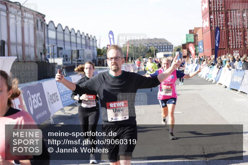 03.10.2025 - Köhlbrandbrückenlauf Jannik Wohlers http://msf.ph/oto/9060319 03.10.2025 13:12:46 Ziel 4048, 4391, 4392, 4527, 4609, 4671, 4855, 4858, 4975, 5874, 5916, 6466, 6588, 6791 meine-sportfotos.de