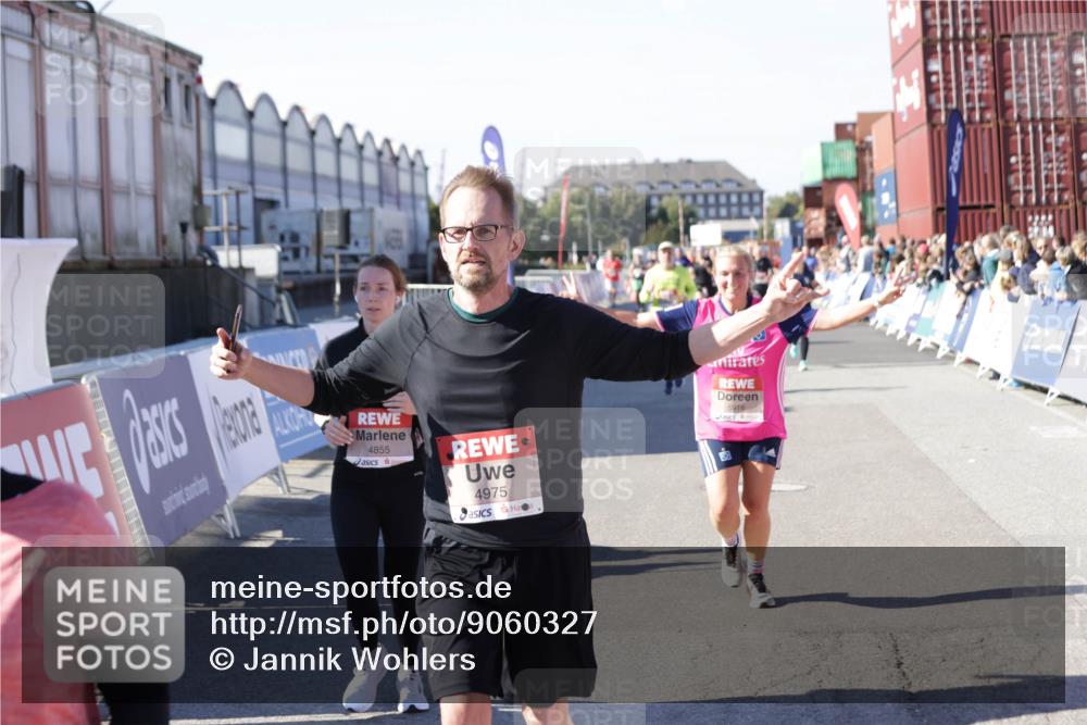03.10.2025 - Köhlbrandbrückenlauf Jannik Wohlers http://msf.ph/oto/9060327 03.10.2025 13:12:46 Ziel 4048, 4391, 4392, 4527, 4609, 4671, 4855, 4858, 4975, 5874, 5916, 6466, 6588, 6791 meine-sportfotos.de