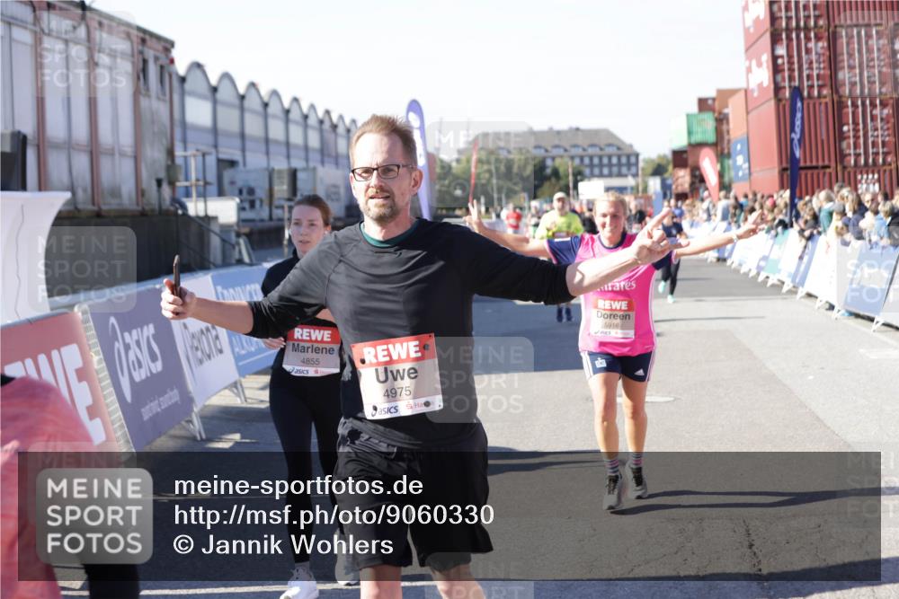 03.10.2025 - Köhlbrandbrückenlauf Jannik Wohlers http://msf.ph/oto/9060330 03.10.2025 13:12:46 Ziel 4048, 4391, 4392, 4527, 4609, 4671, 4855, 4858, 4975, 5874, 5916, 6466, 6588, 6791 meine-sportfotos.de