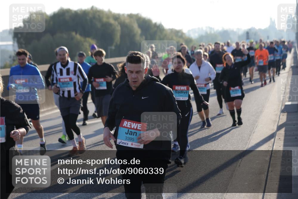 03.10.2025 - Köhlbrandbrückenlauf Jannik Wohlers http://msf.ph/oto/9060339 03.10.2025 09:22:37 Position 3 3395, 1940 meine-sportfotos.de