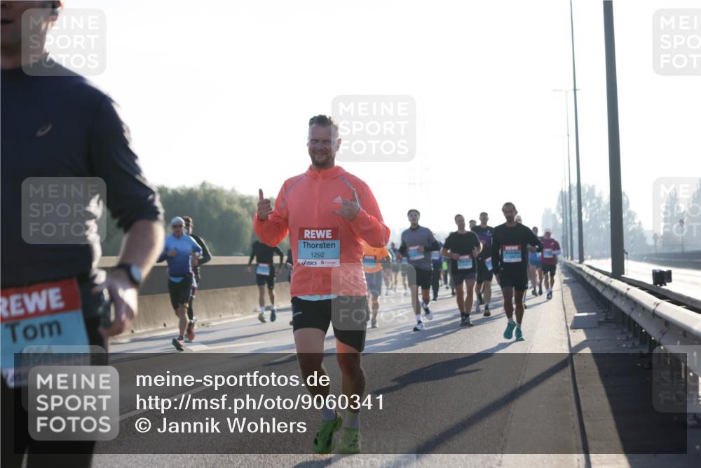 03.10.2025 - Köhlbrandbrückenlauf Jannik Wohlers http://msf.ph/oto/9060341 03.10.2025 09:14:45 Position 3 1054, 1292 meine-sportfotos.de