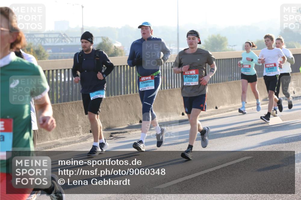 03.10.2025 - Köhlbrandbrückenlauf Lena Gebhardt http://msf.ph/oto/9060348 03.10.2025 09:19:14 Position 1 1680, 1364, 1722, 1878 meine-sportfotos.de
