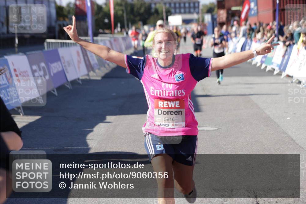 03.10.2025 - Köhlbrandbrückenlauf Jannik Wohlers http://msf.ph/oto/9060356 03.10.2025 13:12:47 Ziel 4048, 4391, 4392, 4527, 4671, 4855, 4858, 4965, 4975, 5874, 5916, 6466, 6497, 6588, 6791 meine-sportfotos.de