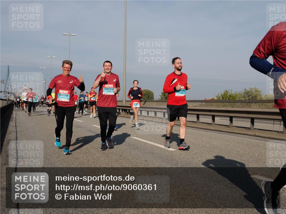 03.10.2025 - Köhlbrandbrückenlauf Fabian Wolf http://msf.ph/oto/9060361 03.10.2025 10:05:12 Position 3 3003, 3004, 2049 meine-sportfotos.de