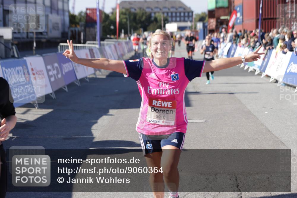 03.10.2025 - Köhlbrandbrückenlauf Jannik Wohlers http://msf.ph/oto/9060364 03.10.2025 13:12:47 Ziel 4048, 4391, 4392, 4527, 4671, 4855, 4858, 4965, 4975, 5874, 5916, 6466, 6497, 6588, 6791 meine-sportfotos.de