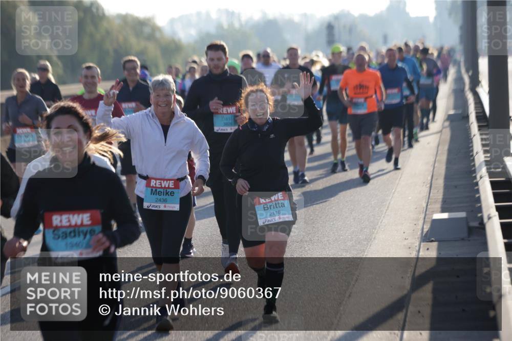 03.10.2025 - Köhlbrandbrückenlauf Jannik Wohlers http://msf.ph/oto/9060367 03.10.2025 09:22:38 Position 3 3826, 1940, 2436, 2116 meine-sportfotos.de