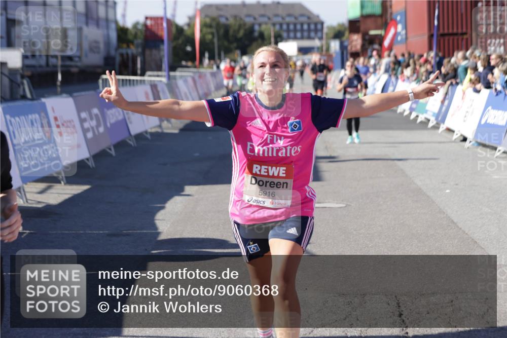 03.10.2025 - Köhlbrandbrückenlauf Jannik Wohlers http://msf.ph/oto/9060368 03.10.2025 13:12:47 Ziel 4048, 4391, 4392, 4527, 4671, 4855, 4858, 4965, 4975, 5874, 5916, 6466, 6497, 6588, 6791 meine-sportfotos.de