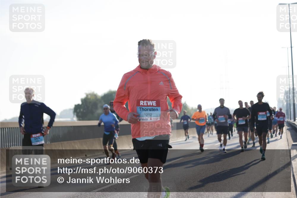 03.10.2025 - Köhlbrandbrückenlauf Jannik Wohlers http://msf.ph/oto/9060373 03.10.2025 09:14:45 Position 3 1292 meine-sportfotos.de