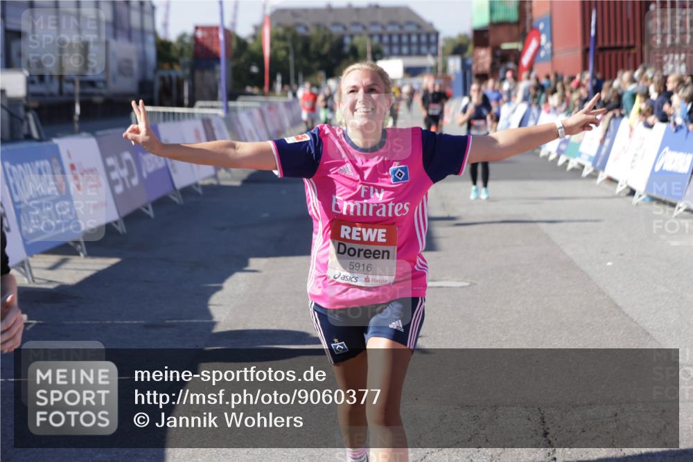 03.10.2025 - Köhlbrandbrückenlauf Jannik Wohlers http://msf.ph/oto/9060377 03.10.2025 13:12:47 Ziel 4048, 4391, 4392, 4527, 4671, 4855, 4858, 4965, 4975, 5874, 5916, 6466, 6497, 6588, 6791 meine-sportfotos.de