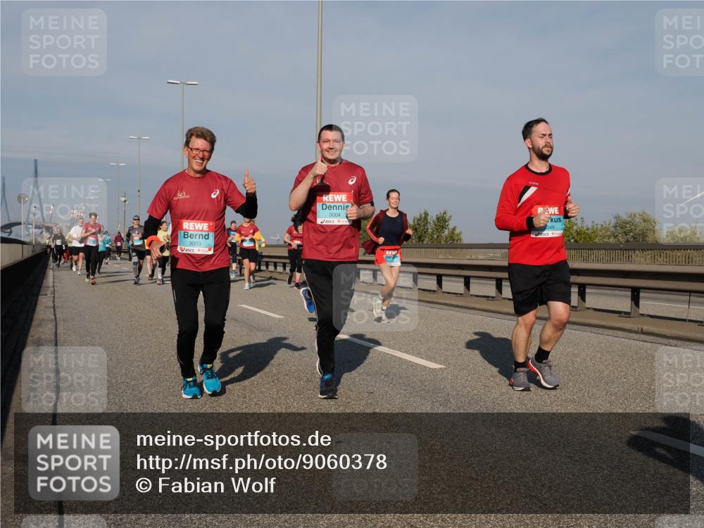 03.10.2025 - Köhlbrandbrückenlauf Fabian Wolf http://msf.ph/oto/9060378 03.10.2025 10:05:12 Position 3 3003, 3004, 2049 meine-sportfotos.de