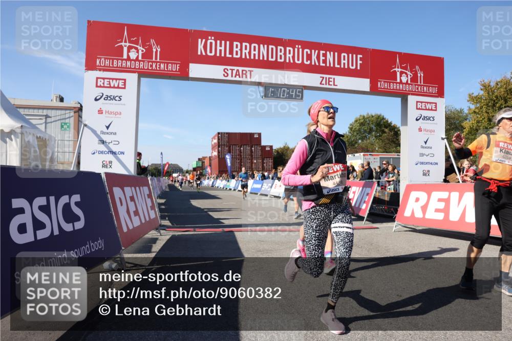 03.10.2025 - Köhlbrandbrückenlauf Lena Gebhardt http://msf.ph/oto/9060382 03.10.2025 13:10:45 Ziel 4081, 4412, 4488, 4514, 5410, 5753, 5791, 6269, 6273 meine-sportfotos.de