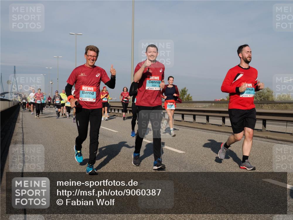 03.10.2025 - Köhlbrandbrückenlauf Fabian Wolf http://msf.ph/oto/9060387 03.10.2025 10:05:13 Position 3 3003, 3004, 2049 meine-sportfotos.de